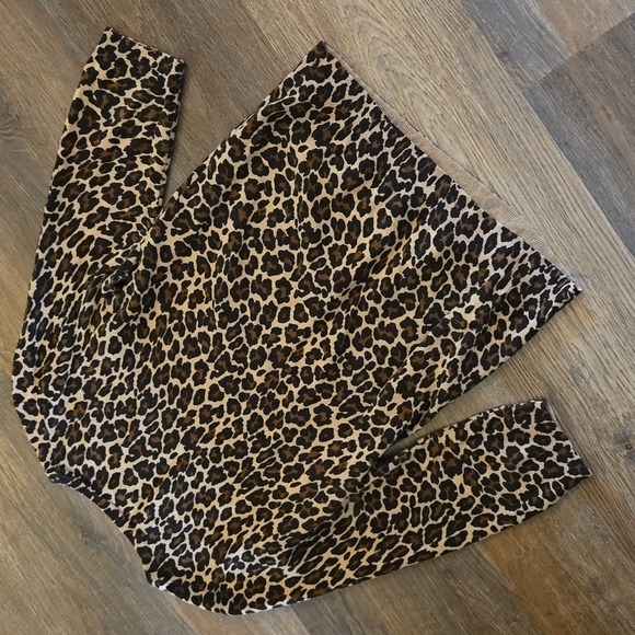 Lands End Leopard Print, Three-Quarter Sleeve Crew Neck Sweater - Picture 4 of 8